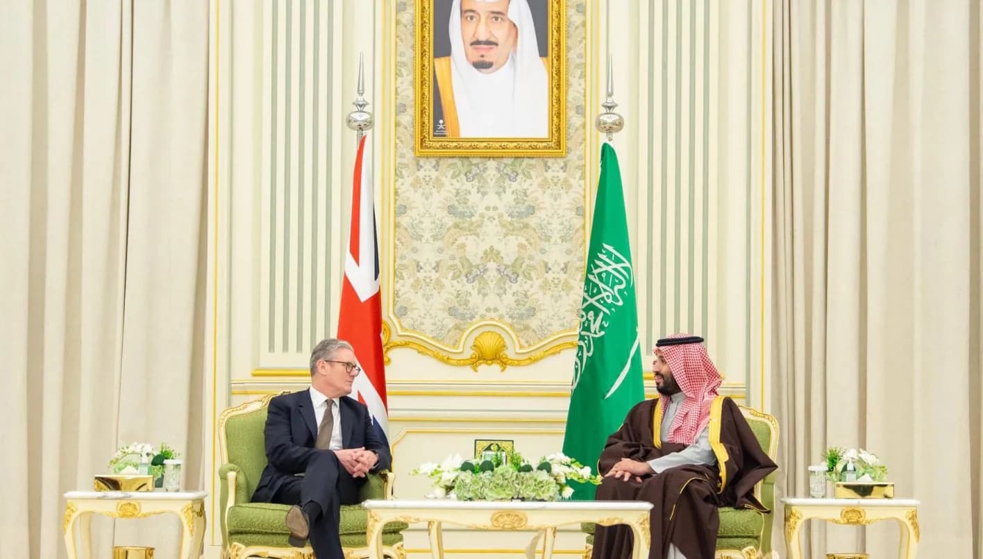 ستارمر يؤكد لبن سلمان دعم بلاده للمملكة