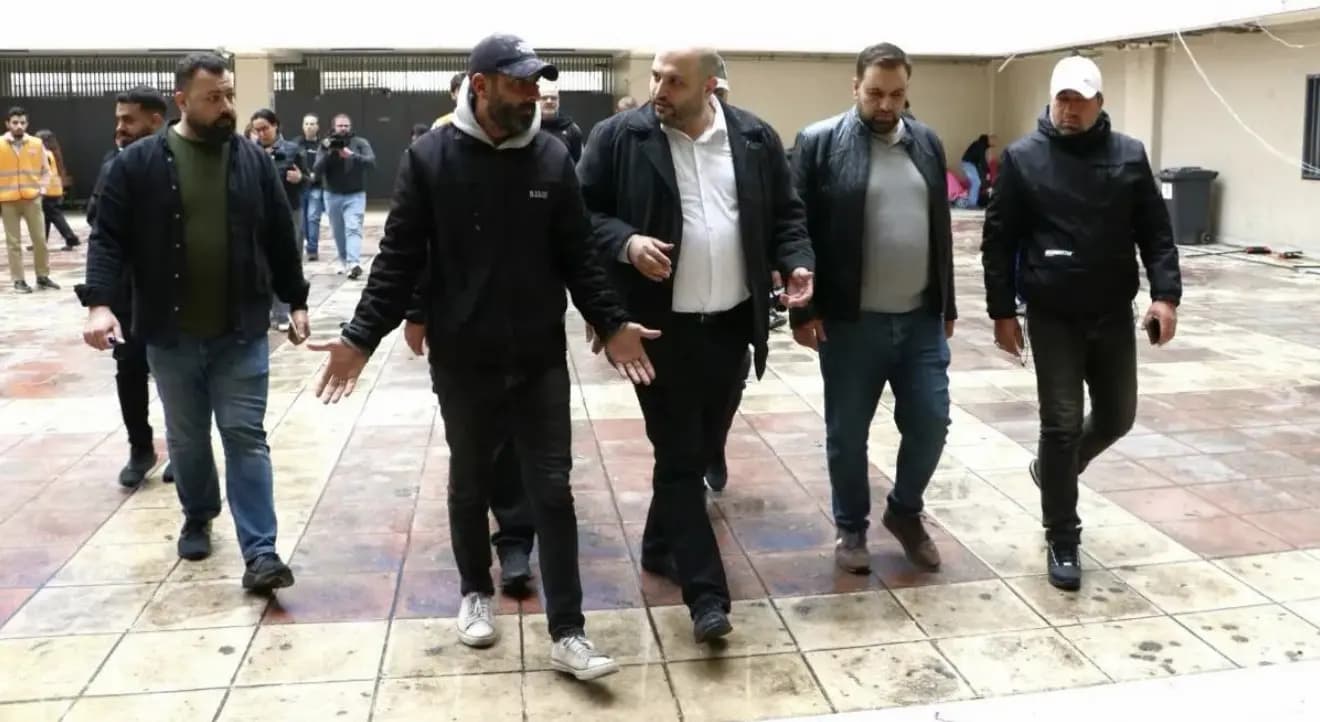 ناصر الدين يتفقد النازحين ويؤكد جهوزية القطاع الصحي