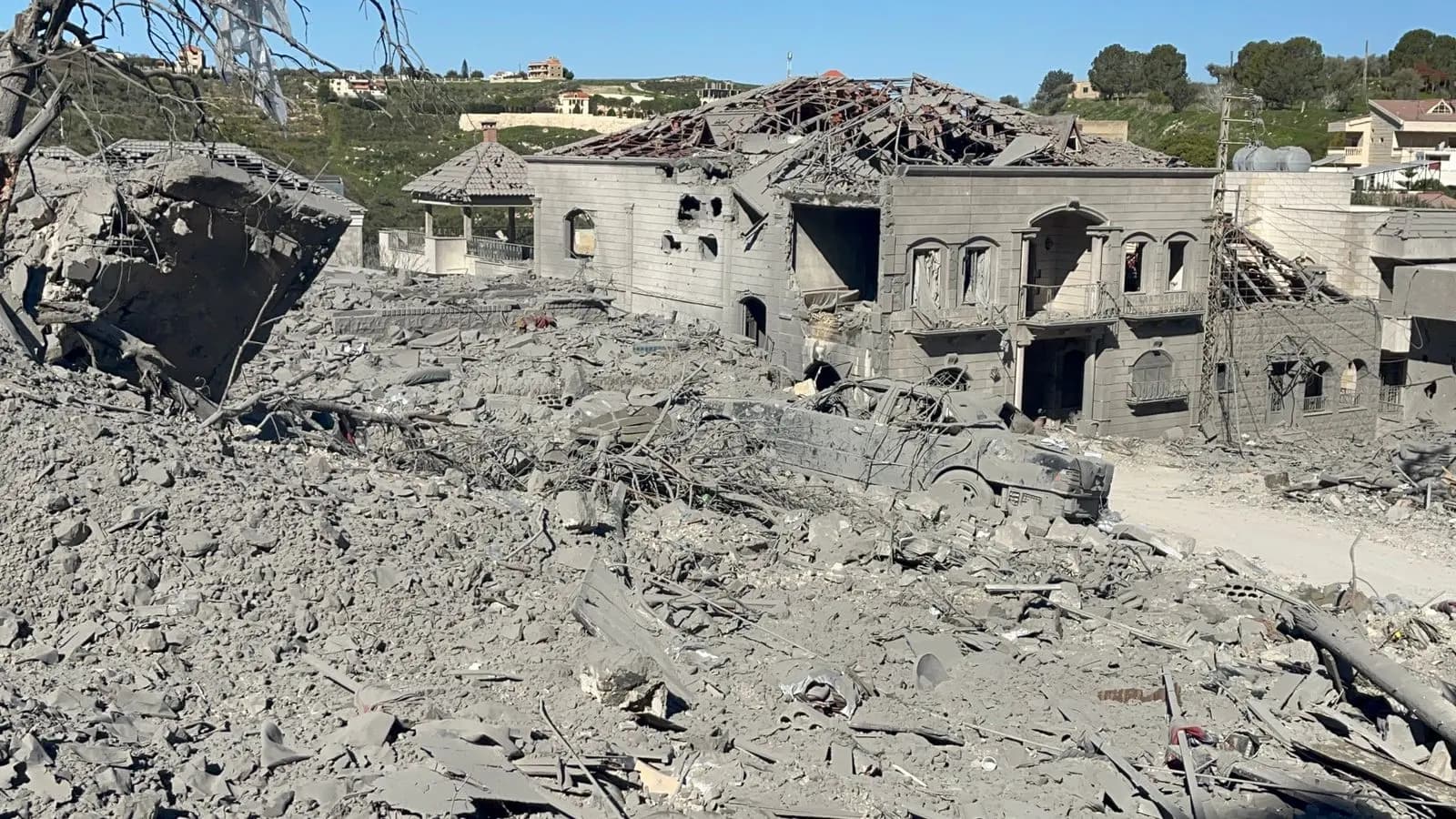 ١٦ شهيـ.ـدًا في هاتين البلدتين الجنوبيتين