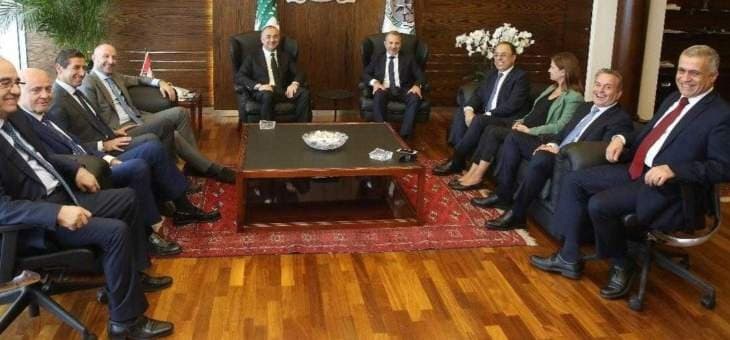 باسيل زار على رأس وفد من تكتل لبنان القوي وزير الدفاع مهنئا بعيد الجيش