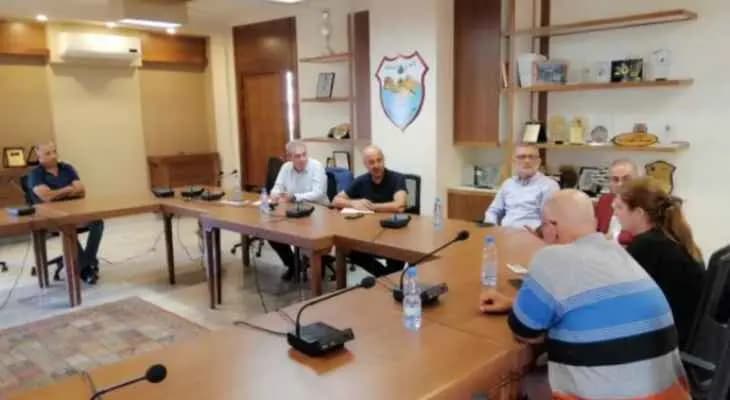 ياسين يبحثُ أزمة معالجة النفايات في صيدا!