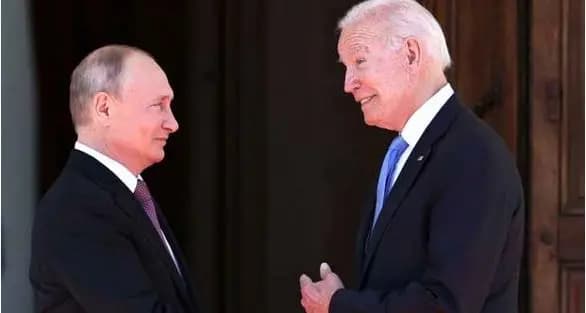 البيت الأبيض: بدء المكالمة الهاتفية بين بايدن وبوتين بشأن أزمة أوكرانيا