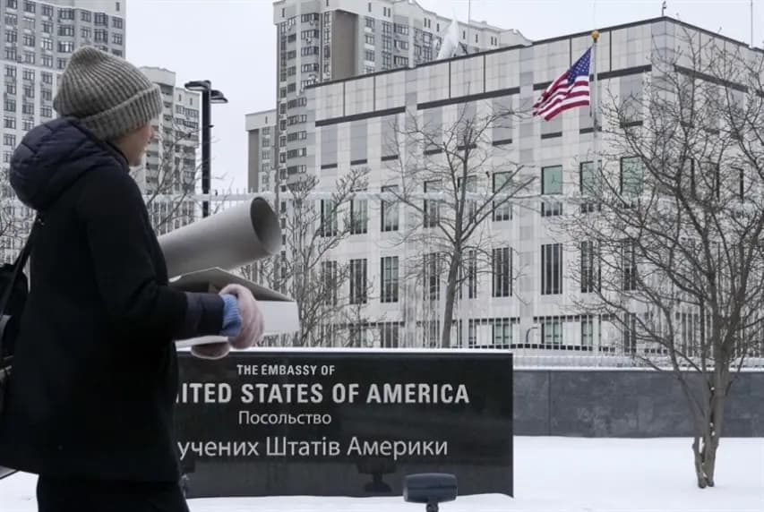 تدمير محتويات مبنى السفارة الأميركية في كييف بعد نقلها إلى لافيف