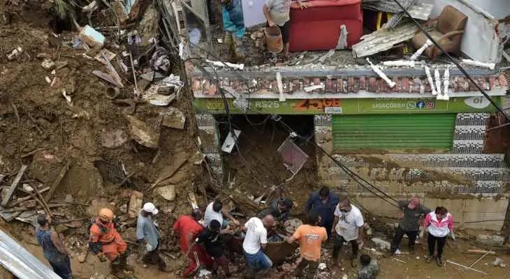 مقتل 44 شخصًا في فيضانات وانزلاقات تربة قرب ريو دي جانيرو