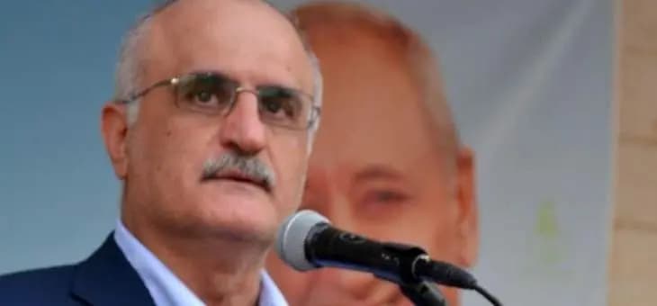 خليل احال موظف على القضاء ونبه لضرورة تسجيل عقود البيع في السجل العقاري