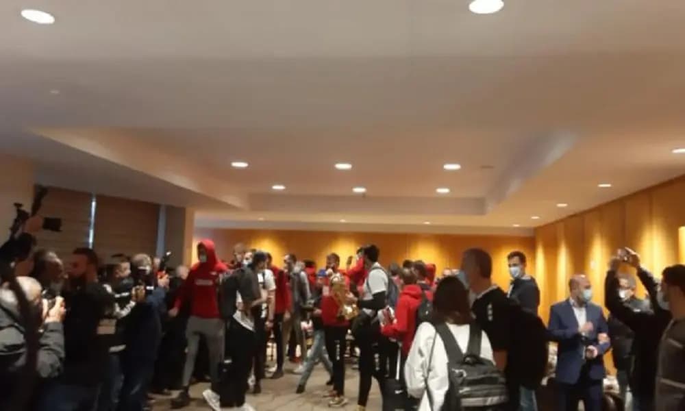 عودة الأبطال إلى بيروت