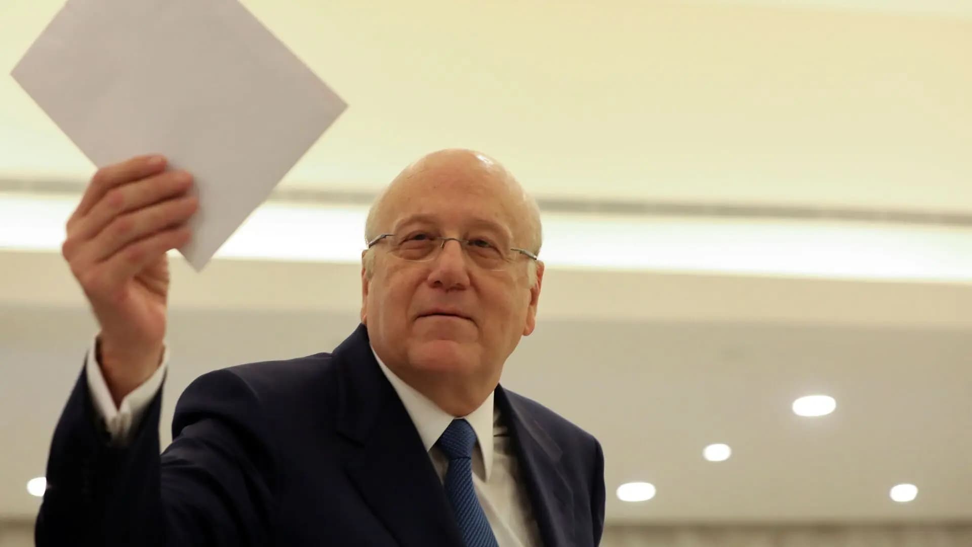 دعوة ميقاتي لجلسة مجلس وزراء... اشتباكٌ سياسيٌّ ودستوريٌّ جديد