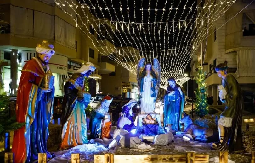 فرحُ العيد يُضيءُ زحلةَ ببقعٍ من الأمل...!