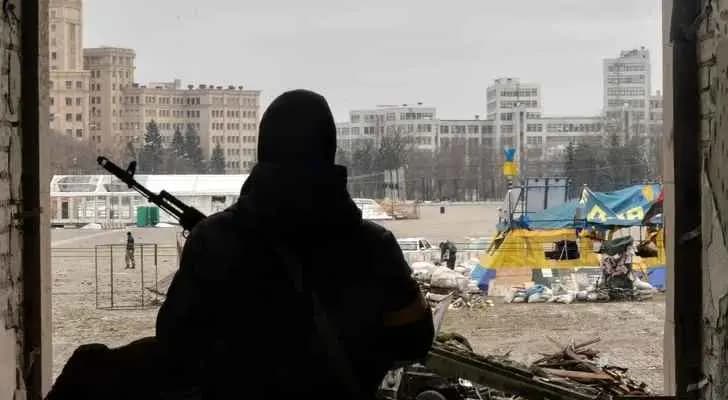 21 قتيلاً على الأقل و112 جريحاً سقطوا في قصف روسي على خاركيف