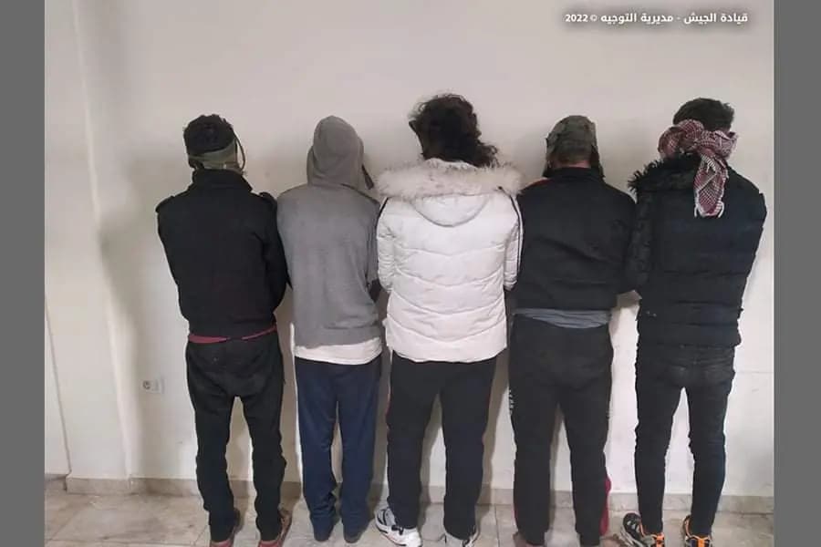 توقيف عصابة نصب واحتيال وسرقة وسلب بقوة السلاح وترويج عملات مزورة