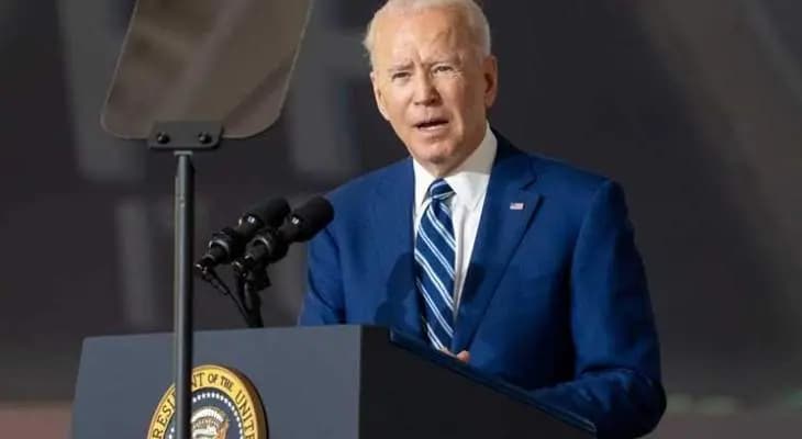 بايدن يحمّل روسيا مسؤولية ارتفاع أسعار الوقود