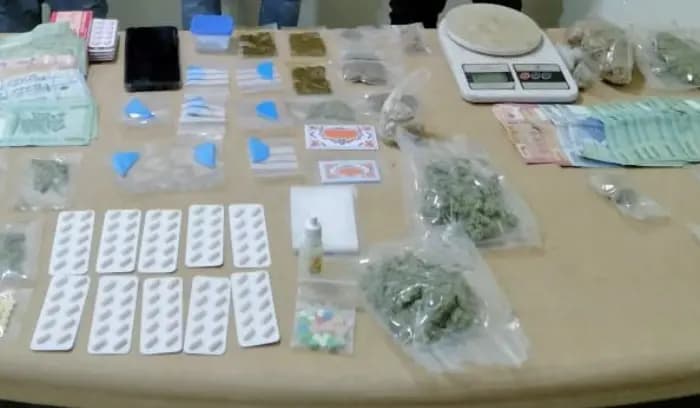 القوى الامنية توقف 5 مروجين للمخدرات في طرابلس