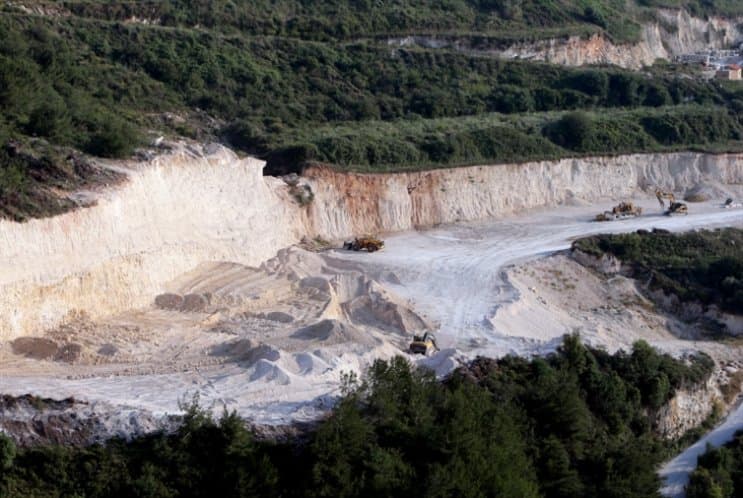 تعديلات مرسوم الكسارات: استثناءات تبقي باب المخالفات مشرّعاً