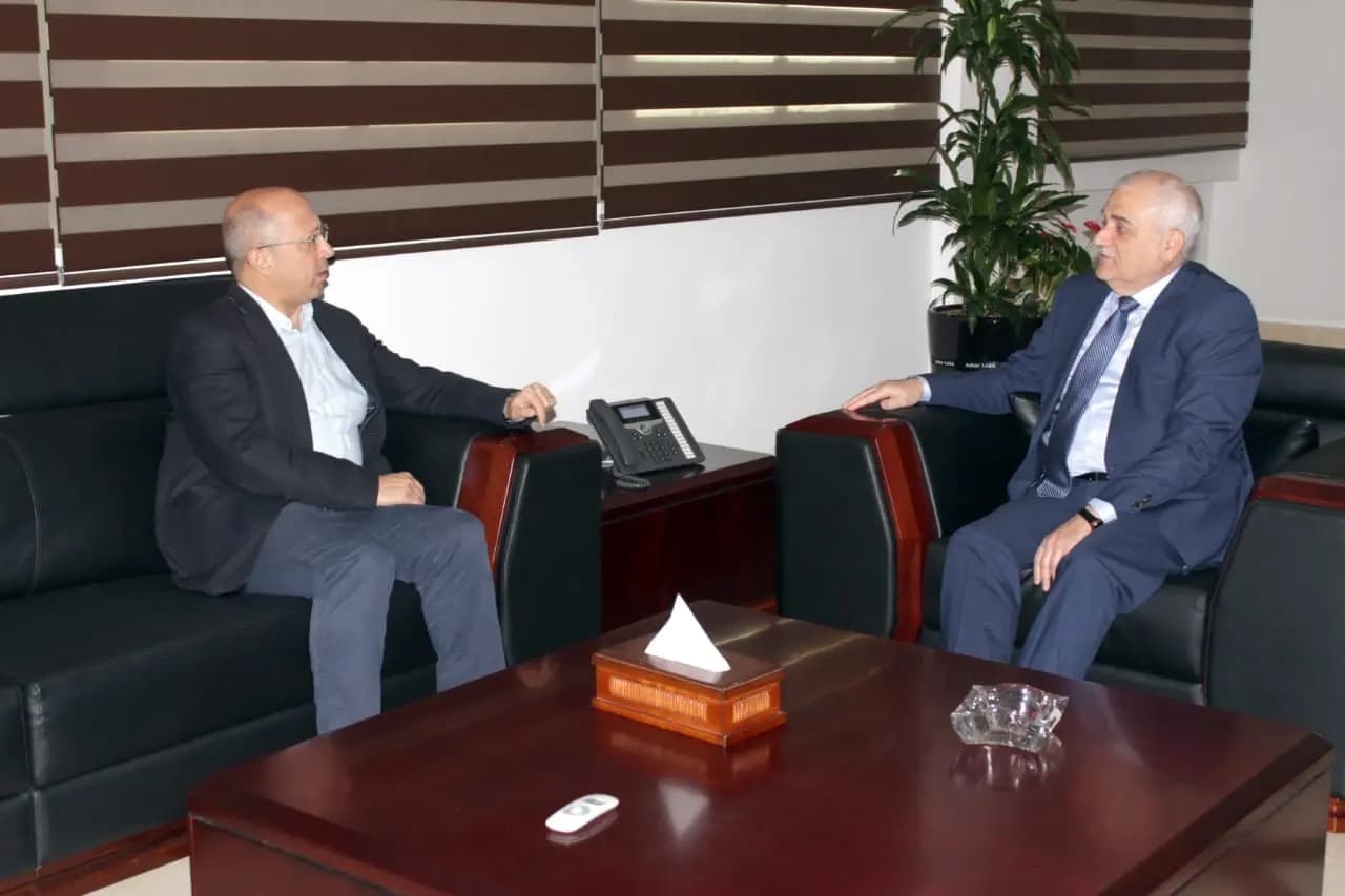 جبق عرض خفض أسعار الأدوية وأكد رفع السقف المالي لمستشفى الراسي إلى 6 مليارات