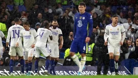 “هاتريك” لبنزيما في عقر دار تشيلسي