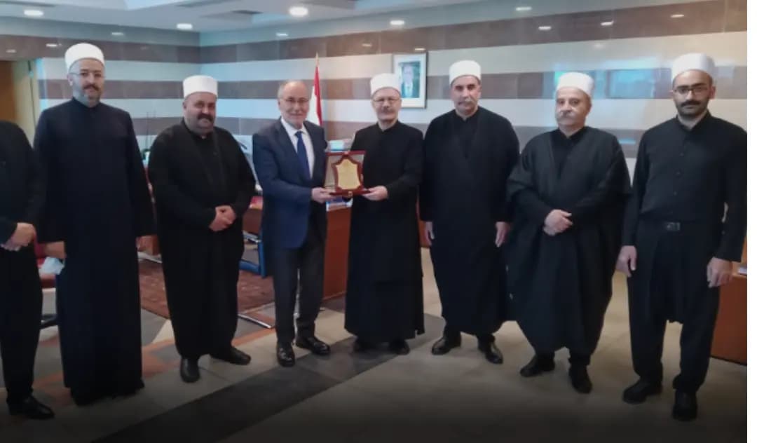 وزير التربية يبحث مع جمعية الإشراق شؤون الامتحانات الرسمية