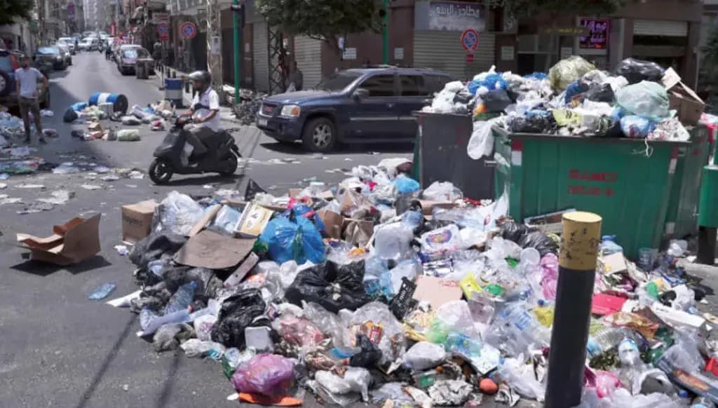 لجنة البيئة تحذّر من أزمة نفايات في بيروت وتطالب بخطة طارئة