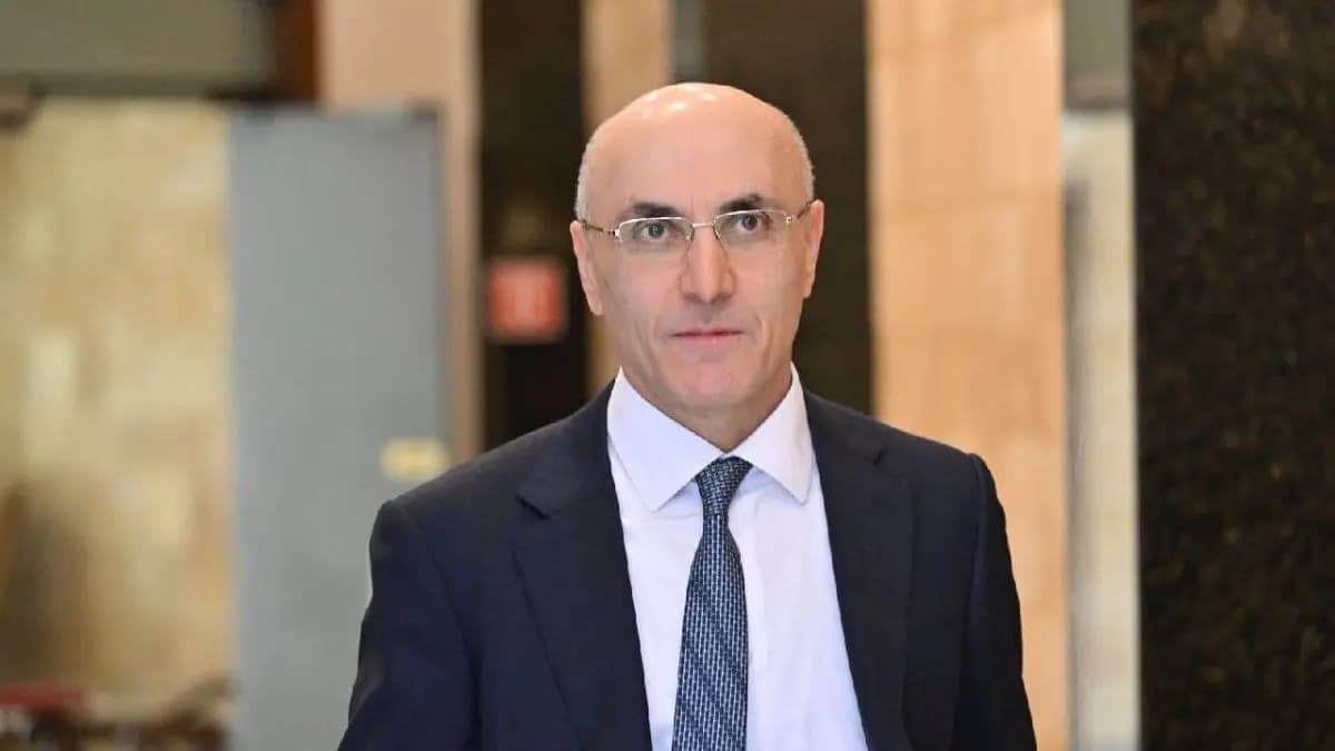 سلسلة لقاءات للحجار
