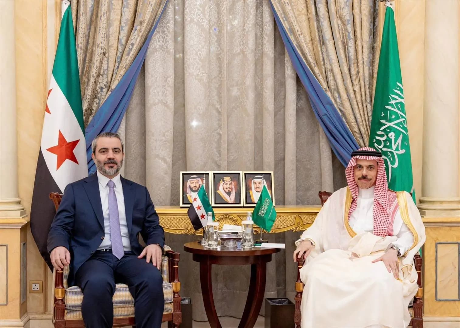 التطورات الإقليمية بين الشيباني وبن فرحان