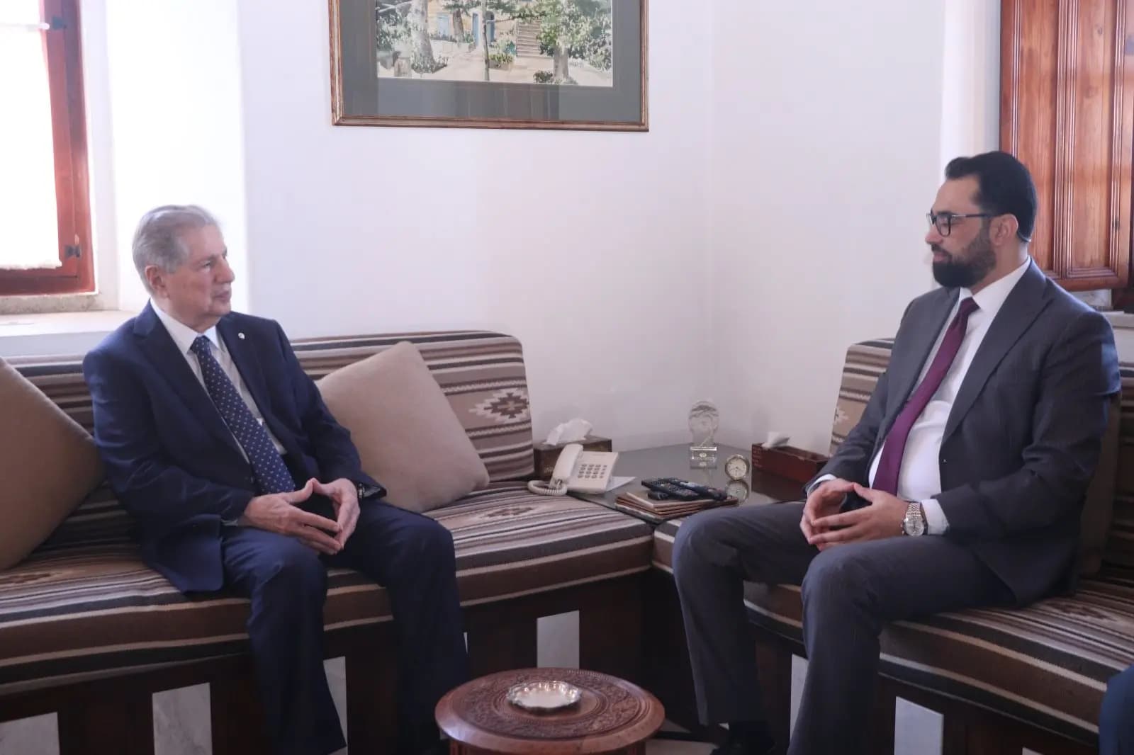 الجميل يستقبل الهزاع: لفتح صفحة جديدة بين لبنان وسوريا
