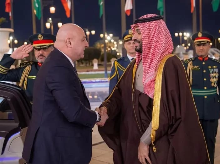 "لبنان متضامن مع السعودية".. اتصال هاتفي بين عون وبن سلمان