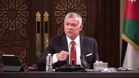 الملك الاردني تفقد الجرحى في مستشفى الكرك
