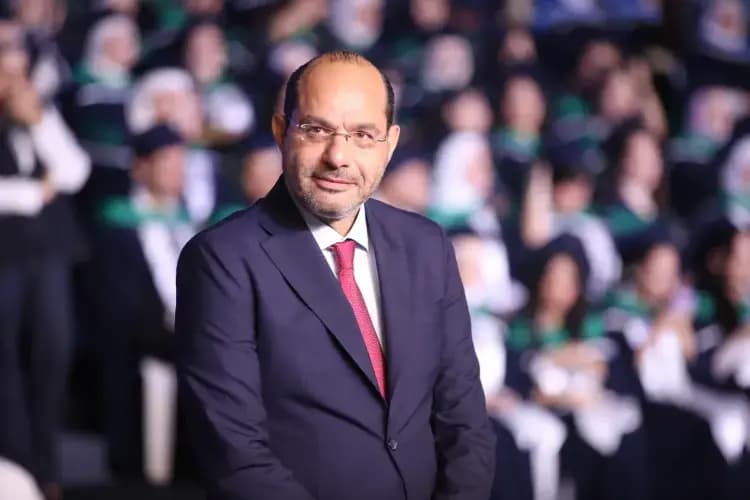مراد يطالب بحل عادل لامتحانات الكولوكيوم