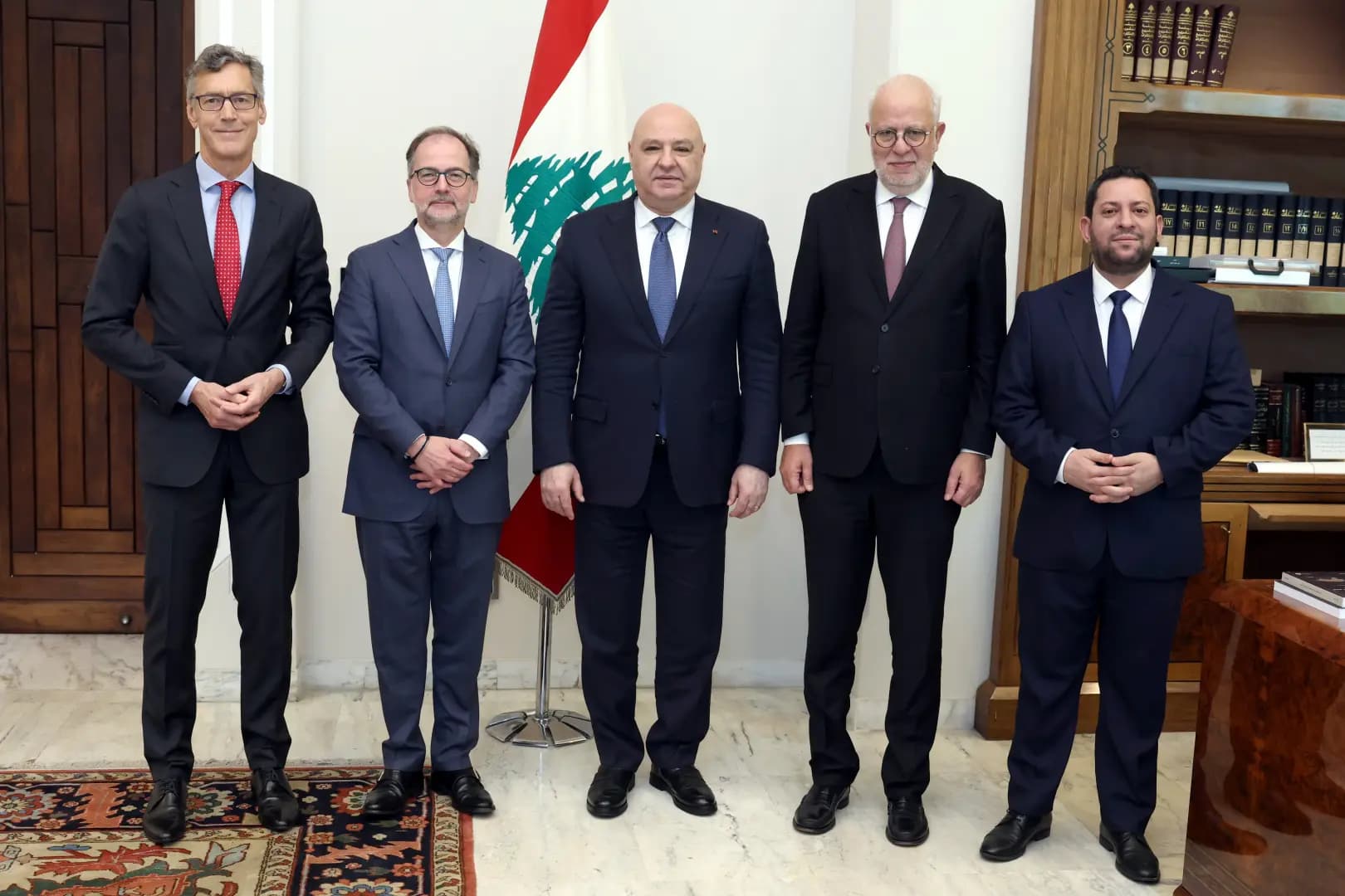 "من لاهاي إلى بيروت".. دعوة للتعاون وعون يرحّب