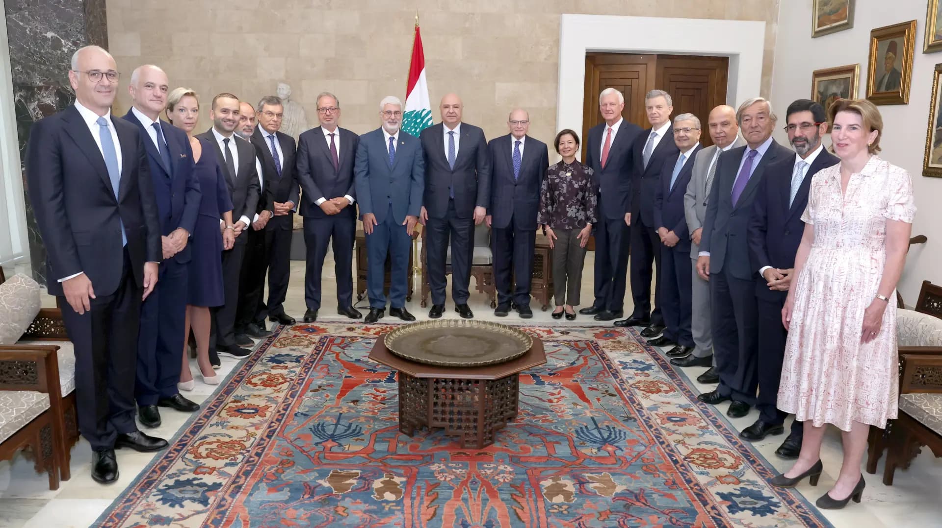 عون: الاستثمار في الإنسان والعلم يميز لبنان