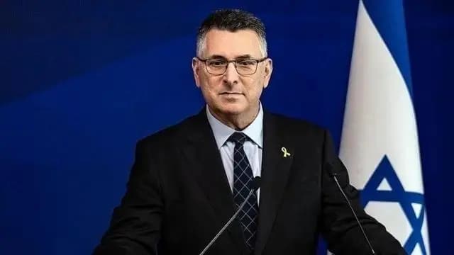 ساعر وبن زايد يبحثان تعزيز العلاقات ومواجهة "الجهات المتطرفة"