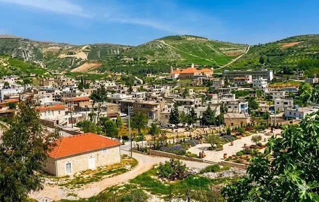 بلدية الفرزل توضح ملابسات استكمال الأعمال في بناء الملعب البلدي