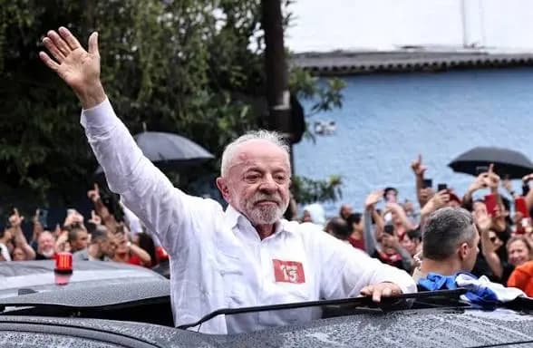 واشنطن بوست: فوز دا سيلفا يوقف التحوّل اليميني في أميركا اللاتينية ويشكّل انتكاسة لترامب