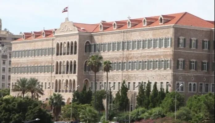 عن شاحنة المتفجرات.. اجتماع منفرد في السراي!
