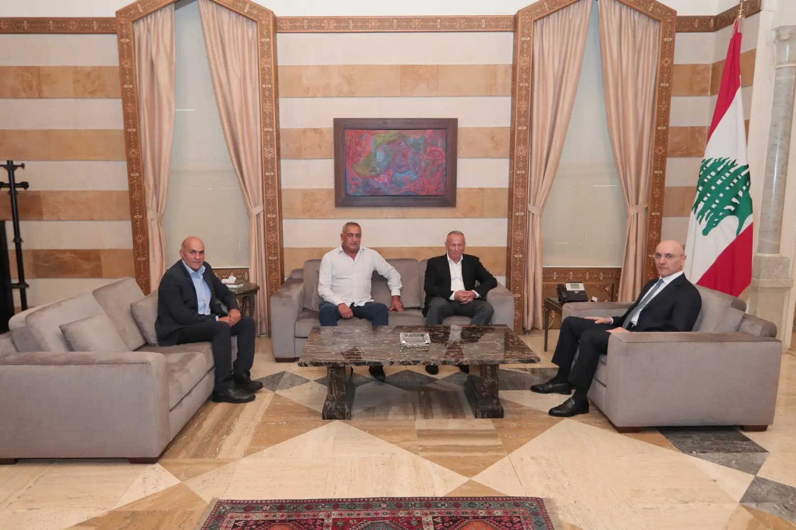 لقاء بين الحجار وروكز لبحث حقوق المتقاعدين