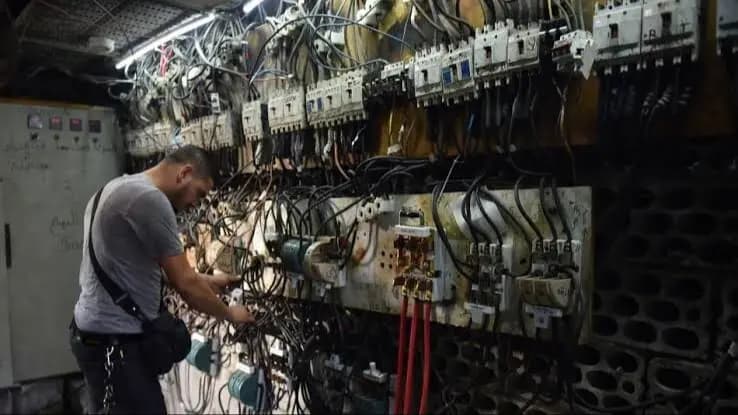 الاقتصاد والنيابة العامة تفتحان ملف مخالفات المولدات