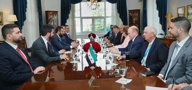 الشرع يلتقي باراك ووفد الكونغرس في أنقرة