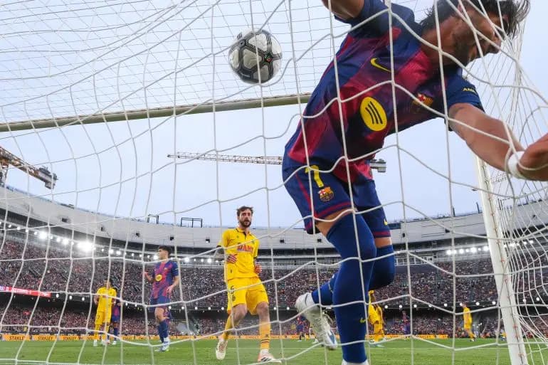 قبل أسبوع من "الكلاسيكيو".. مواجهات صعبة لريال مدريد وبرشلونة