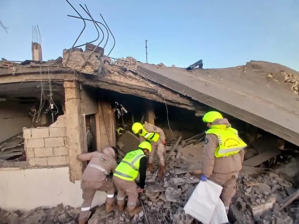 سحمر تحت القـ.ـصف.. ومسعفو جمعية الرسالة ينقلون الشـ.ـهداء!