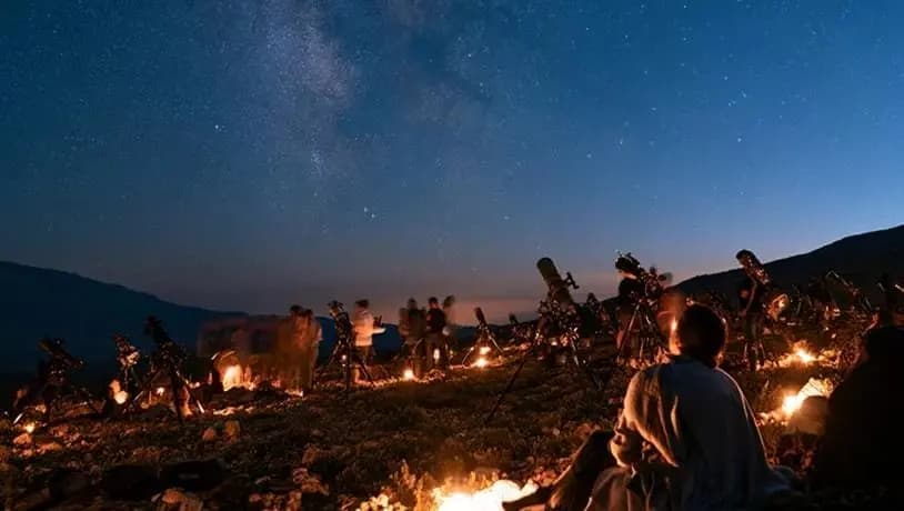 المنخفض يؤجّل لقاء تنورين مع السماء.. وموعد جديد لملاقاة النجوم