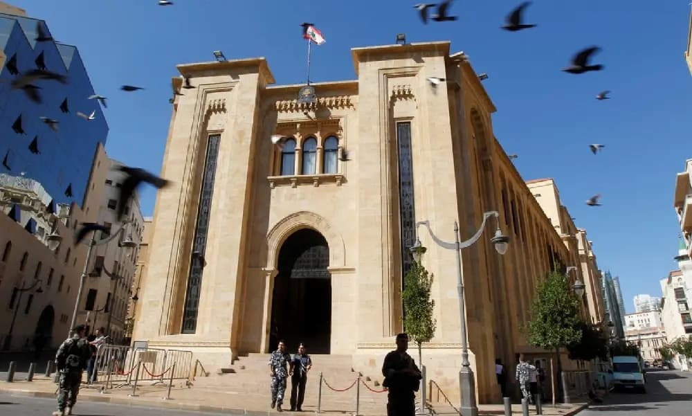 مراد يترأس اجتماعًا طارئًا للجنة التربية.. والامتحانات الرسمية على الطاولة