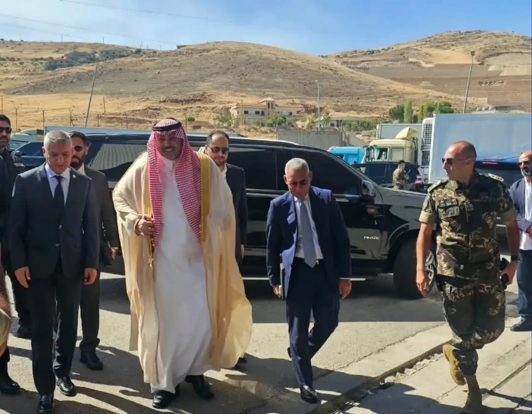 السفير السعودي يصل إلى معبر المصنع