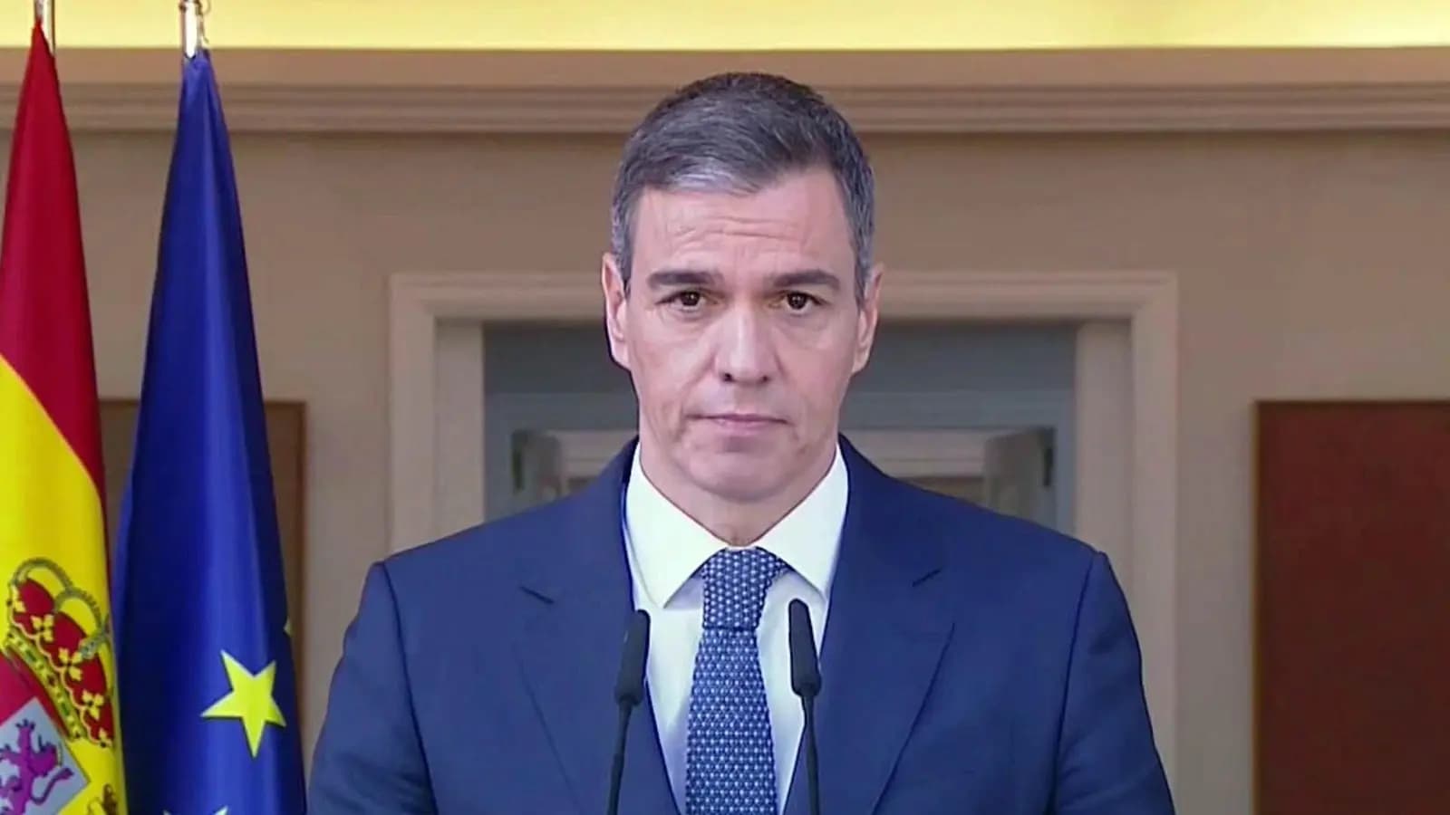 سانشيز لإيطاليا: احترام المعاهدات ليس اختيارياً