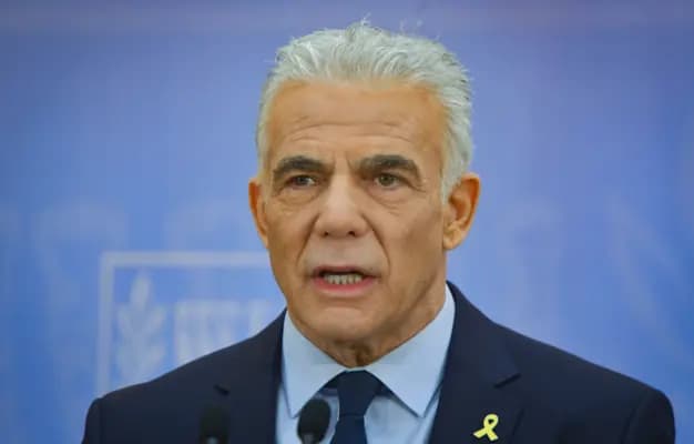 لابيد: يجب تغيير الحكومة سريعًا