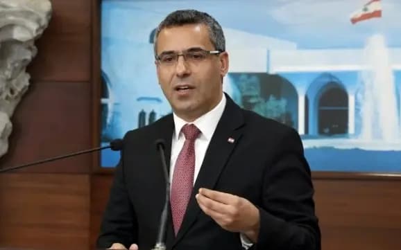 هاني يطالب بوقف رش المبيدات على الطرقات