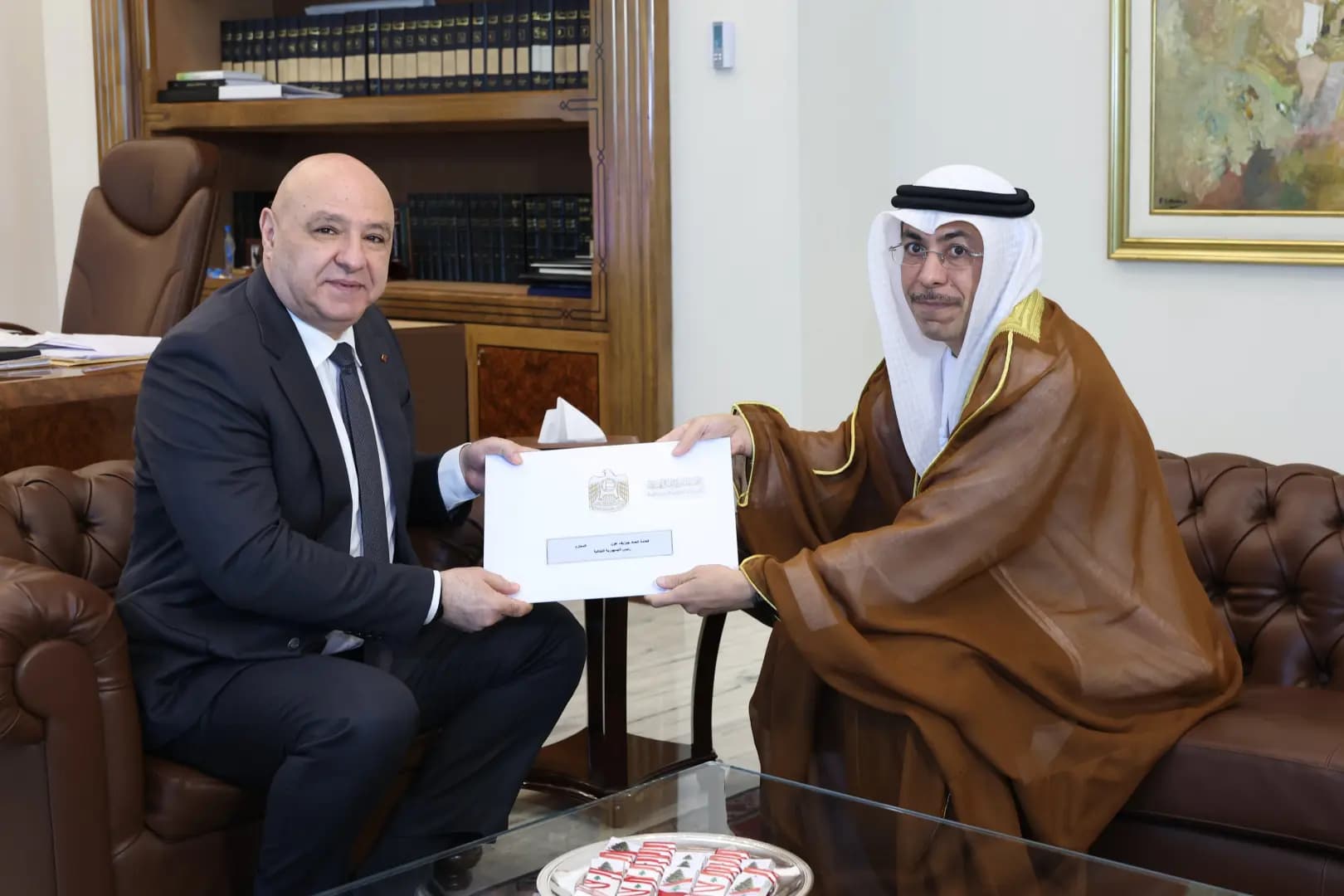 عون يتسلم دعوة إماراتية لحضور مؤتمر الأمم المتحدة للمياه