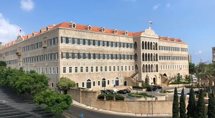 متعاقدو اللبنانية بعد لقاء سلام: الإضراب مستمر حتى إقرار التفرغ