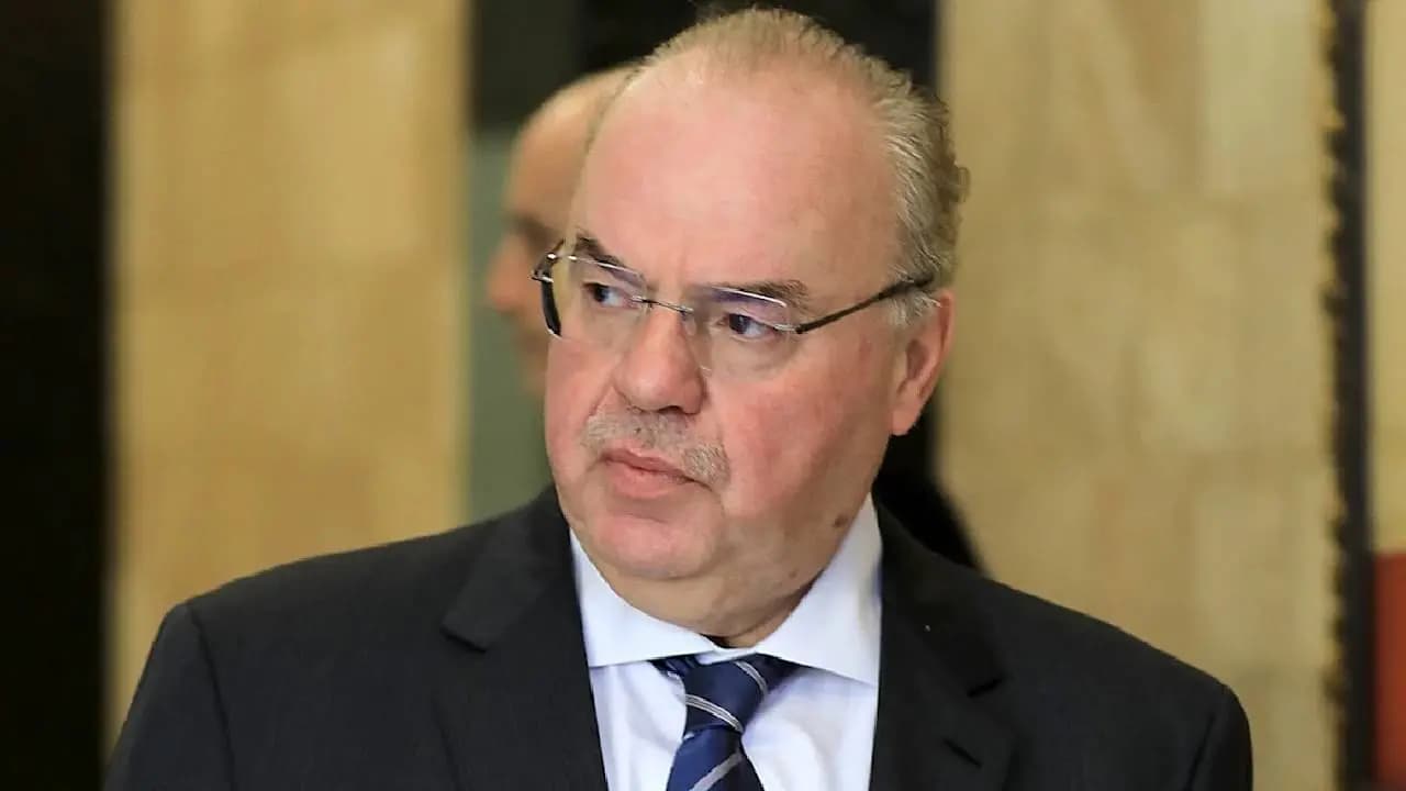 "تسلّمناها مهترئة".. الحاج يعلّق على رداءة الشبكة