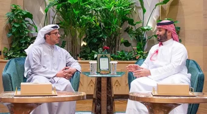 تطورات المنطقة بين ولي العهد السعودي والشيخ منصور بن زايد