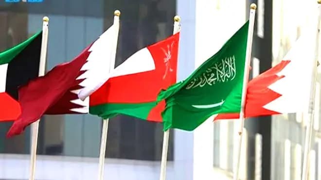 مشاورات سعودية- قطرية- عُمانية- حول مستجدات المنطقة
