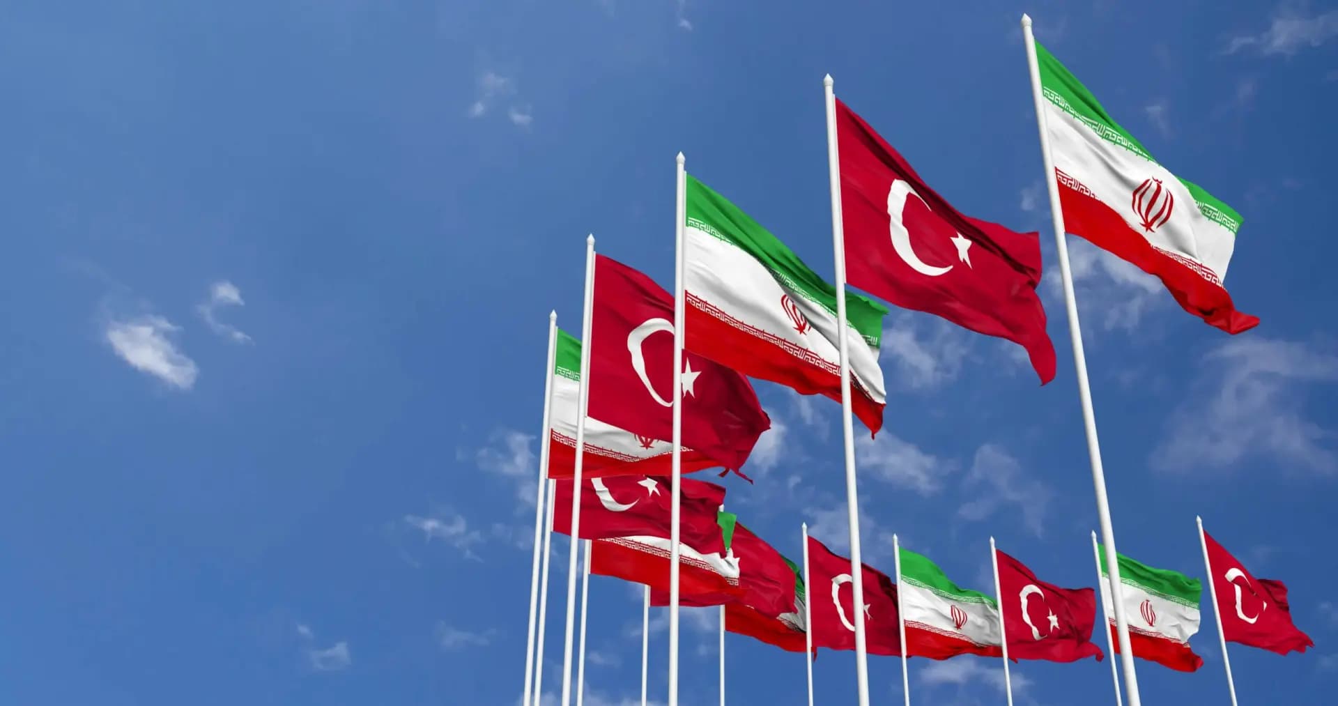 تركيا وإيران: بين شراكةِ الجوارِ ونزاعِ النفوذ